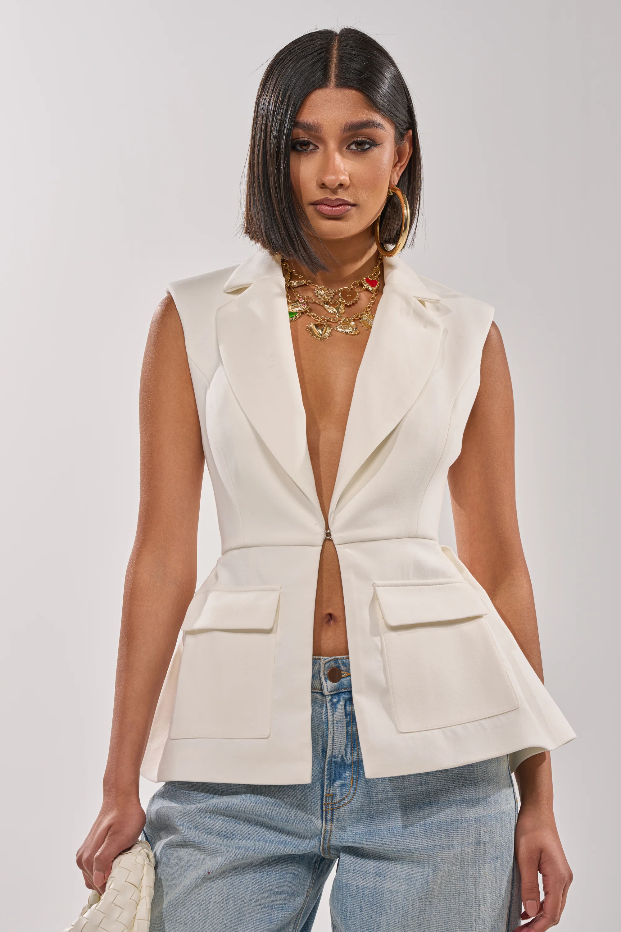 NAOMI BLAZER VEST IN WHITE - Akira Store