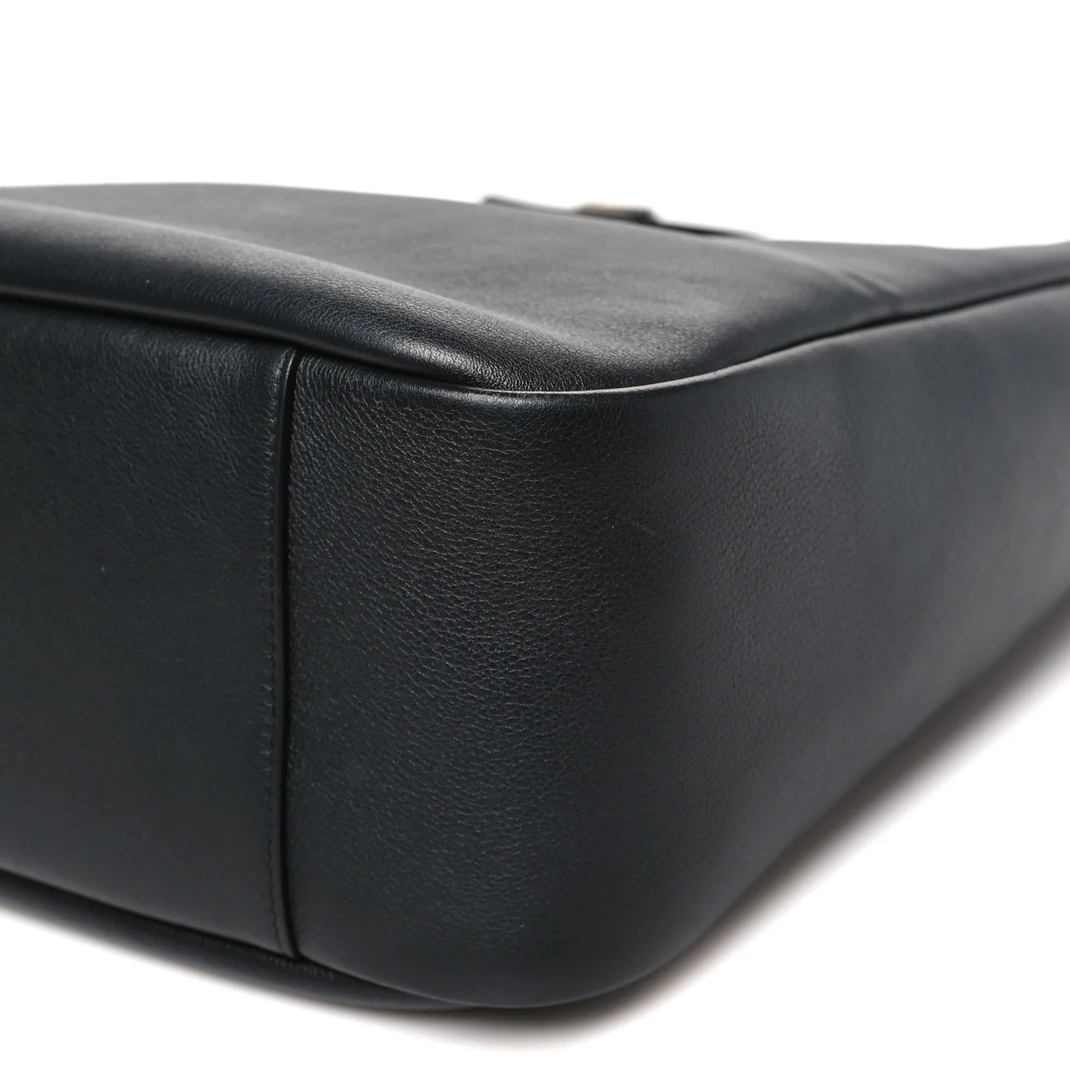 Supple Calfskin Large Le 5 A 7 Soft Hobo Black