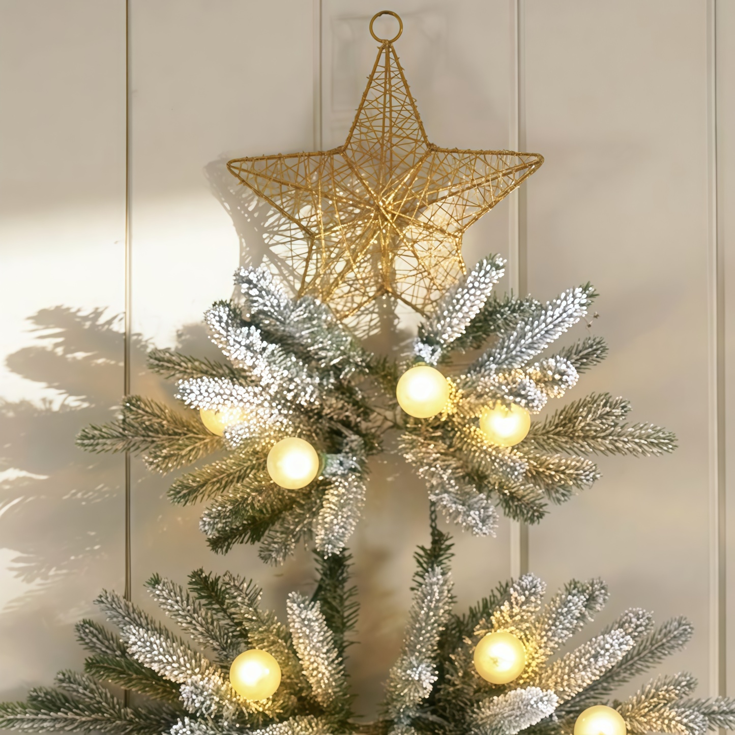 Pre-Lit Deluxe Wall Hanging Tree