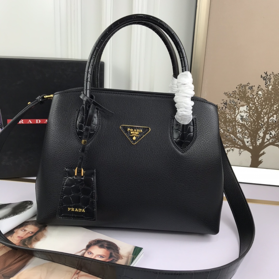 Pra new arrival bag 66153  size: 30*24*14 cm