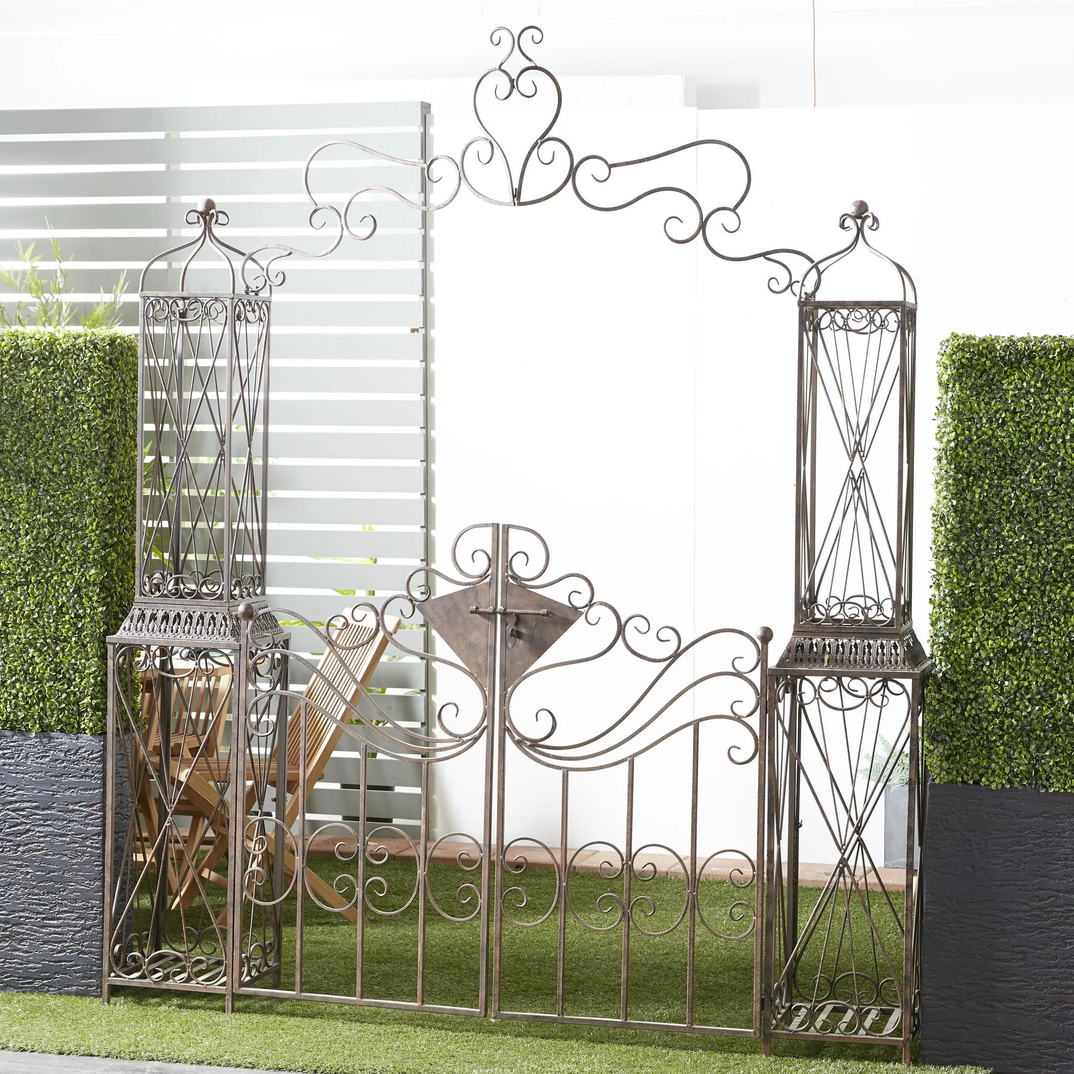 Decmode Traditional Metal Arch with Botanical Design Garden Arbors with Latch Lock Closure, 78"w x 94"h