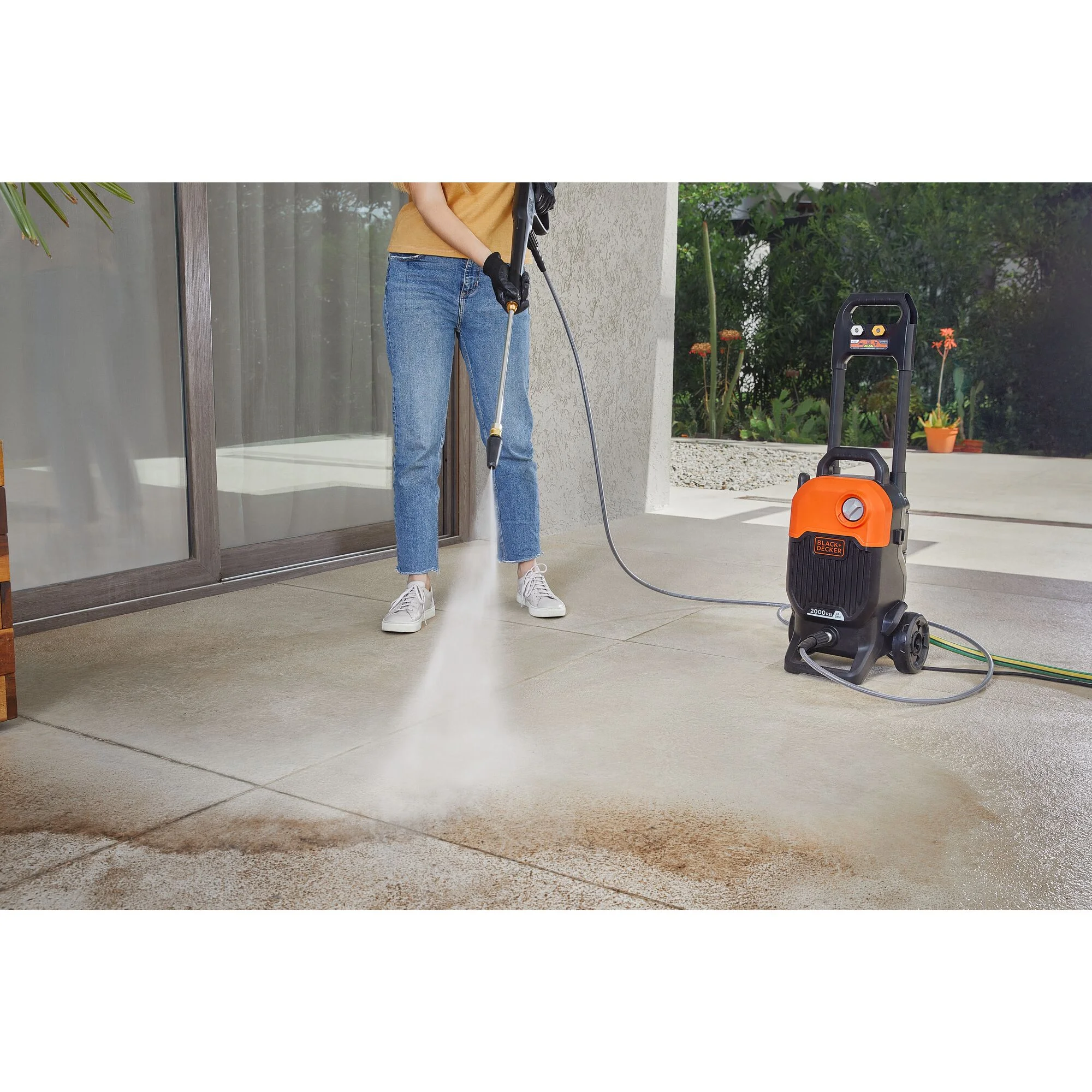 BLACK+DECKER 2000 Psi 1.2 Gpm Pressure Washer, (BEPW2000)