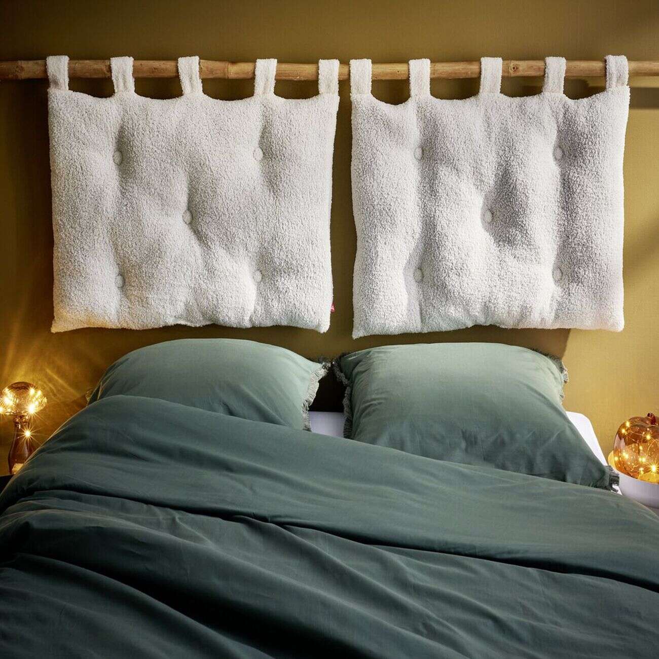 Coussin pour tête de lit en tissu bouclette blanc cassé 70x50 cm