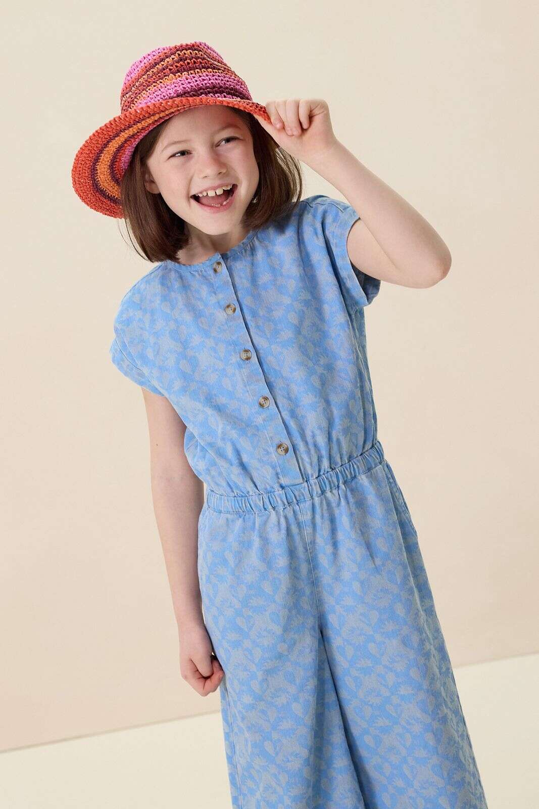 Multicolour strohoed