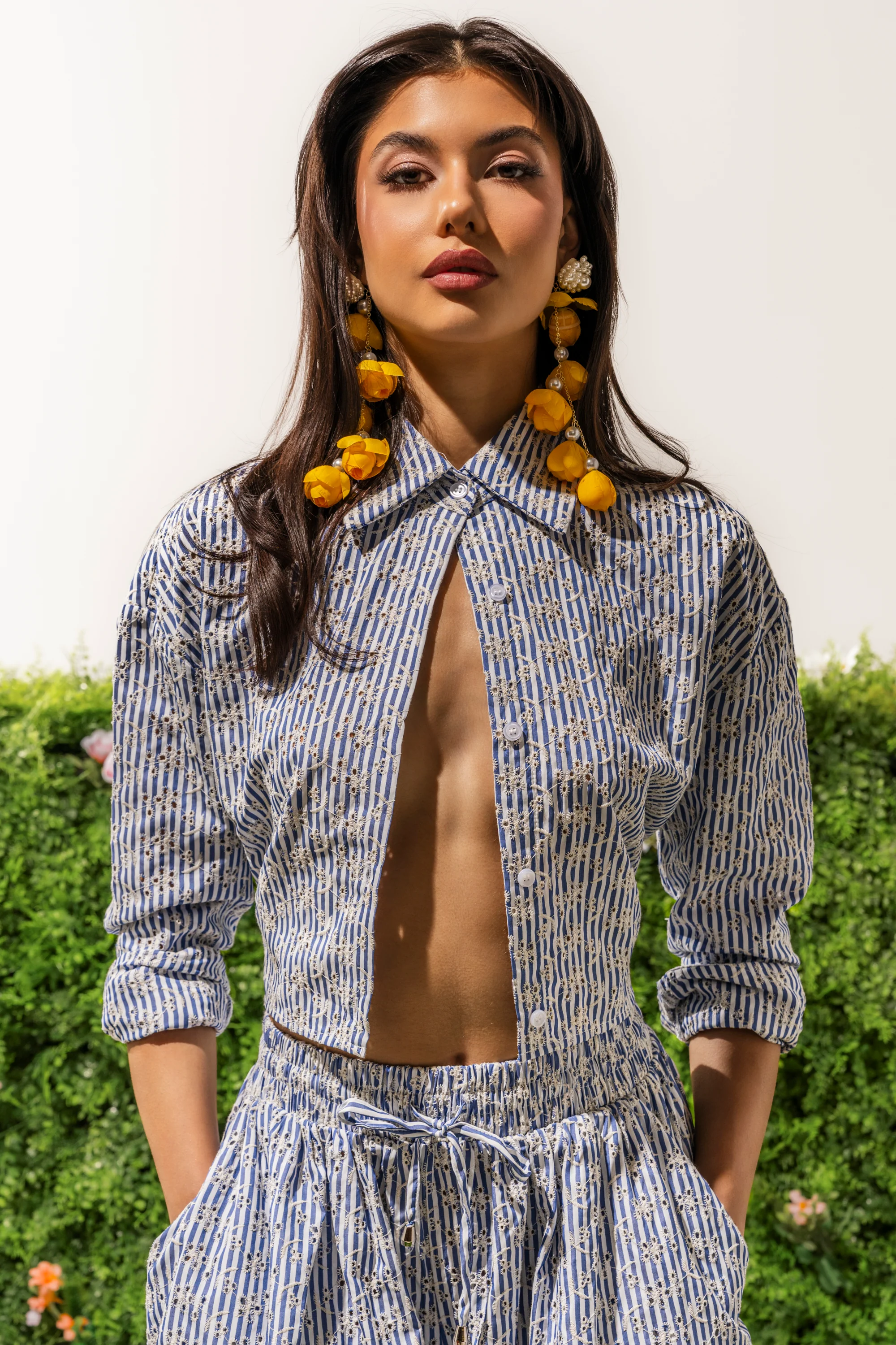 BLOSSOM CROP BUTTON DOWN - Akira Store