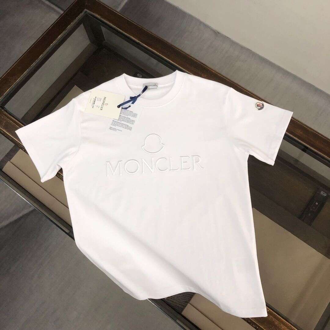 【Moncler 】（モンクレール）男女兼用、ご好評に付き再入荷！半袖Tシャツ