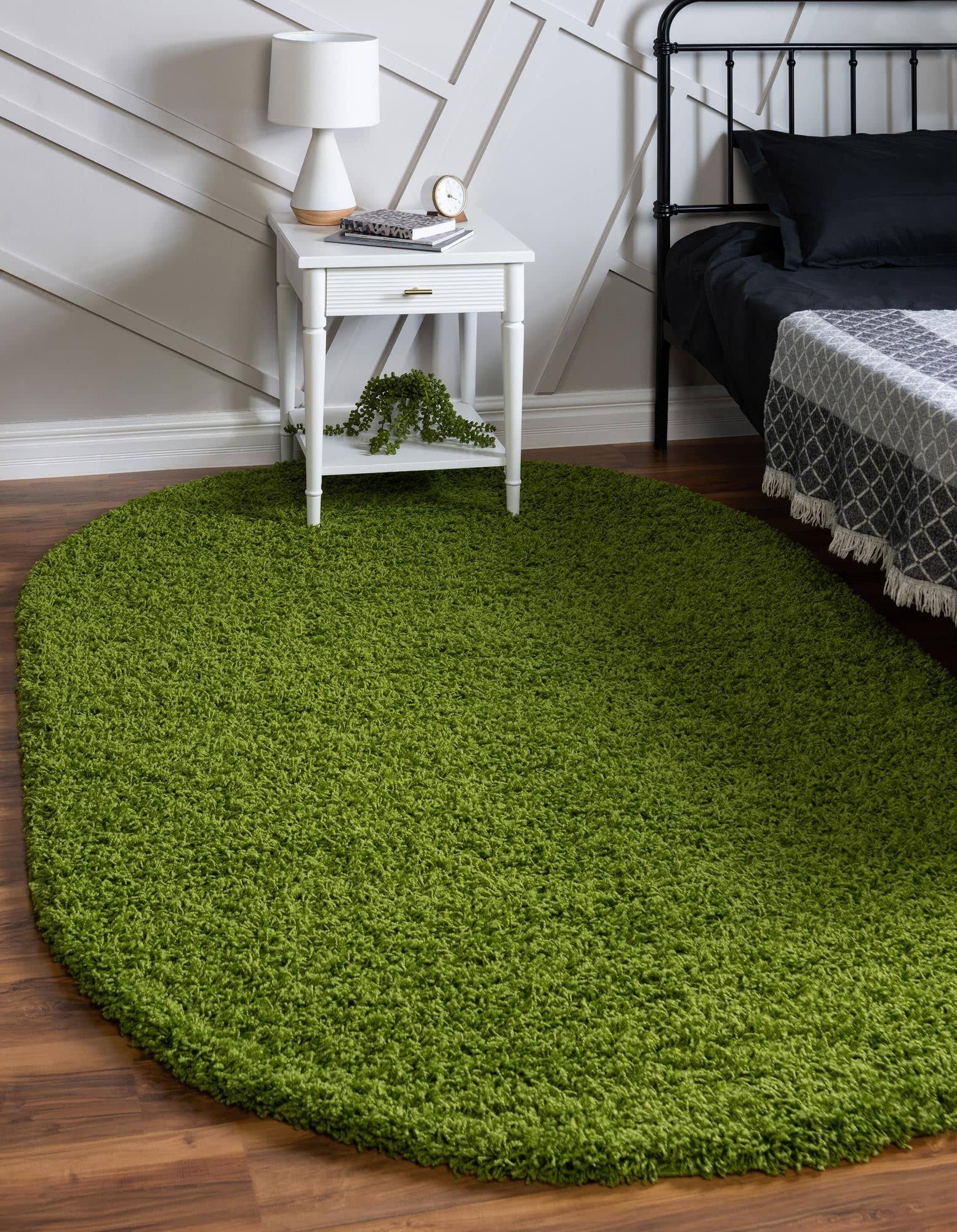 Grass Green 3' 3 x 5' 3 Solid Shag Oval Area Rug | Unique Loom