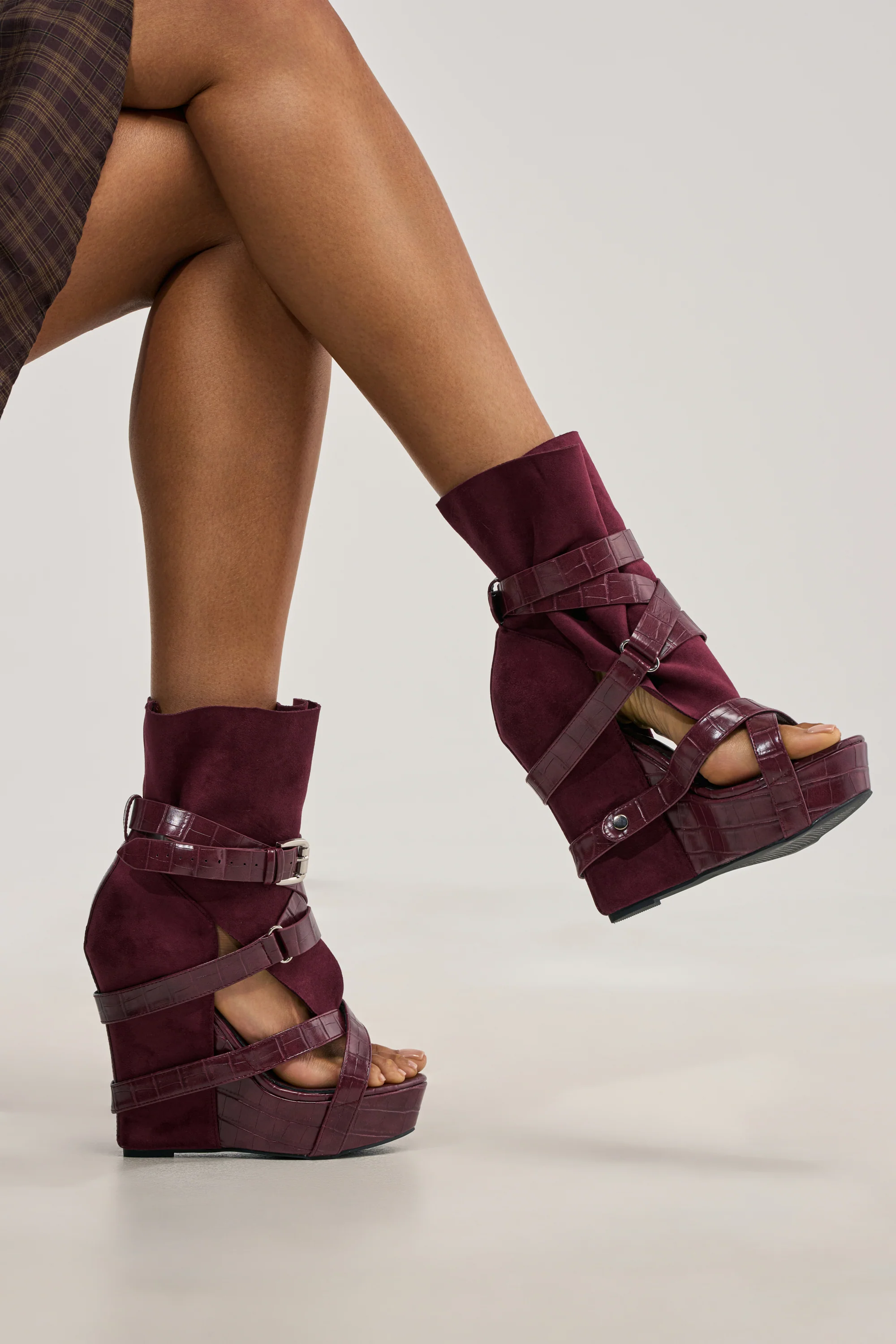 AZALEA WANG ROTHKO WEDGE SANDAL IN PLUM - Akira Store