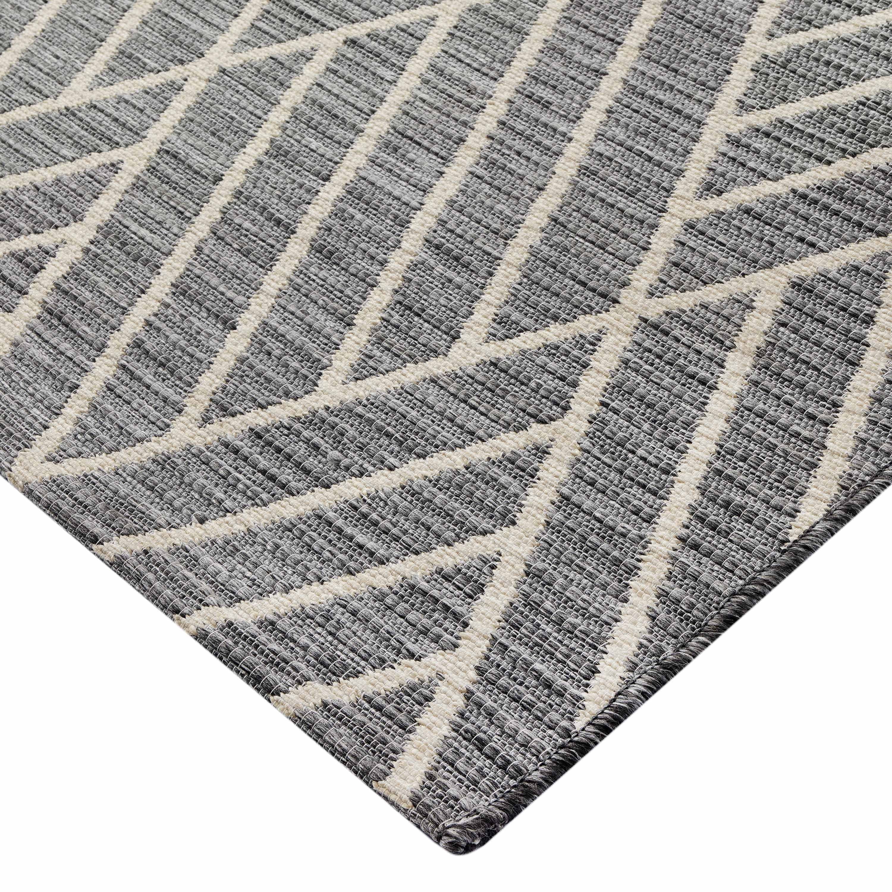Better Homes & Gardens, Diamond Outdoor Rug - 7x 10 - Charcoal