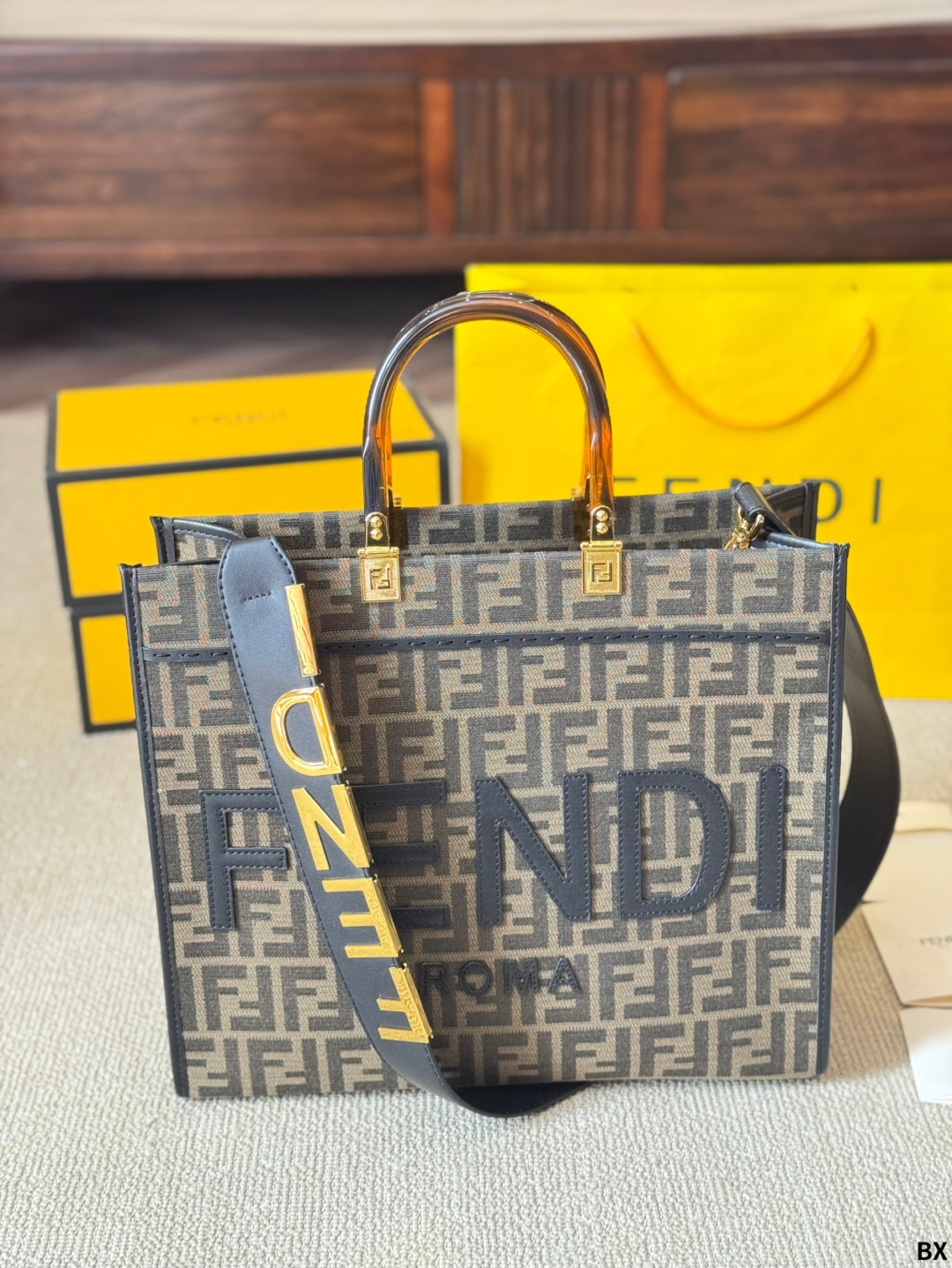 Fen new arrival peekabo tote bag size??35*30 cm