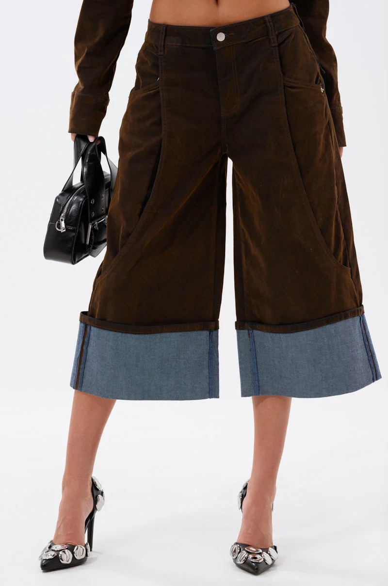 FALL VIBES VELVET BERMUDA SHORT - Akira Store