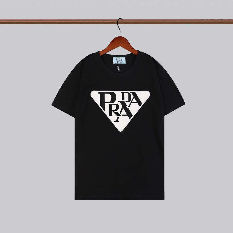 【Prada】( プラダ ) 男女兼用、ご好評に付き再入荷！Tシャツ