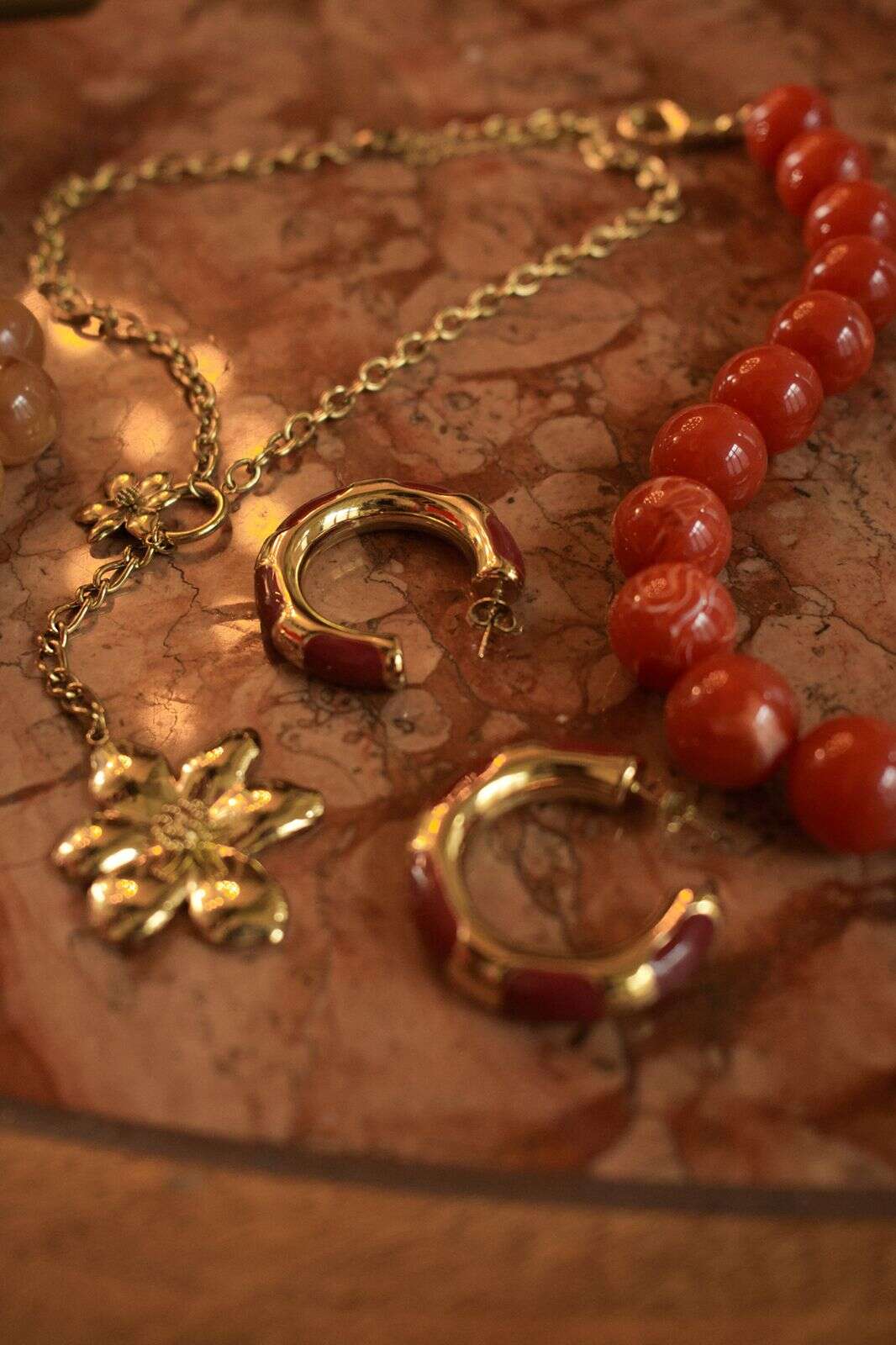 Gold plated ketting met bloem