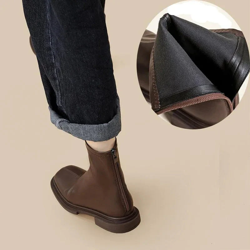 Léa Blanchet | Bottines Minimalistes à Bout Carré