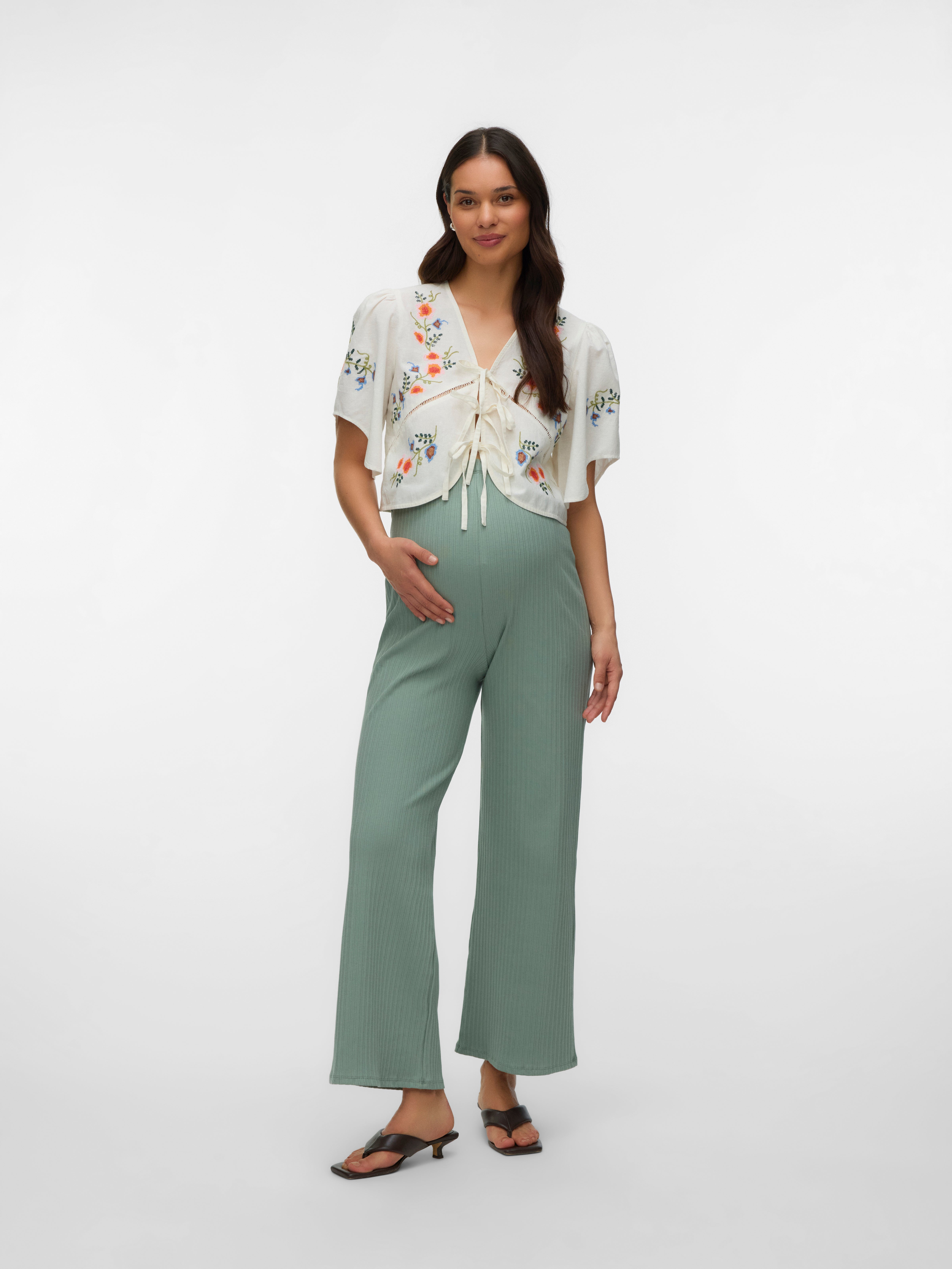 VERO MODA® Cropped Fit V-Neck Top