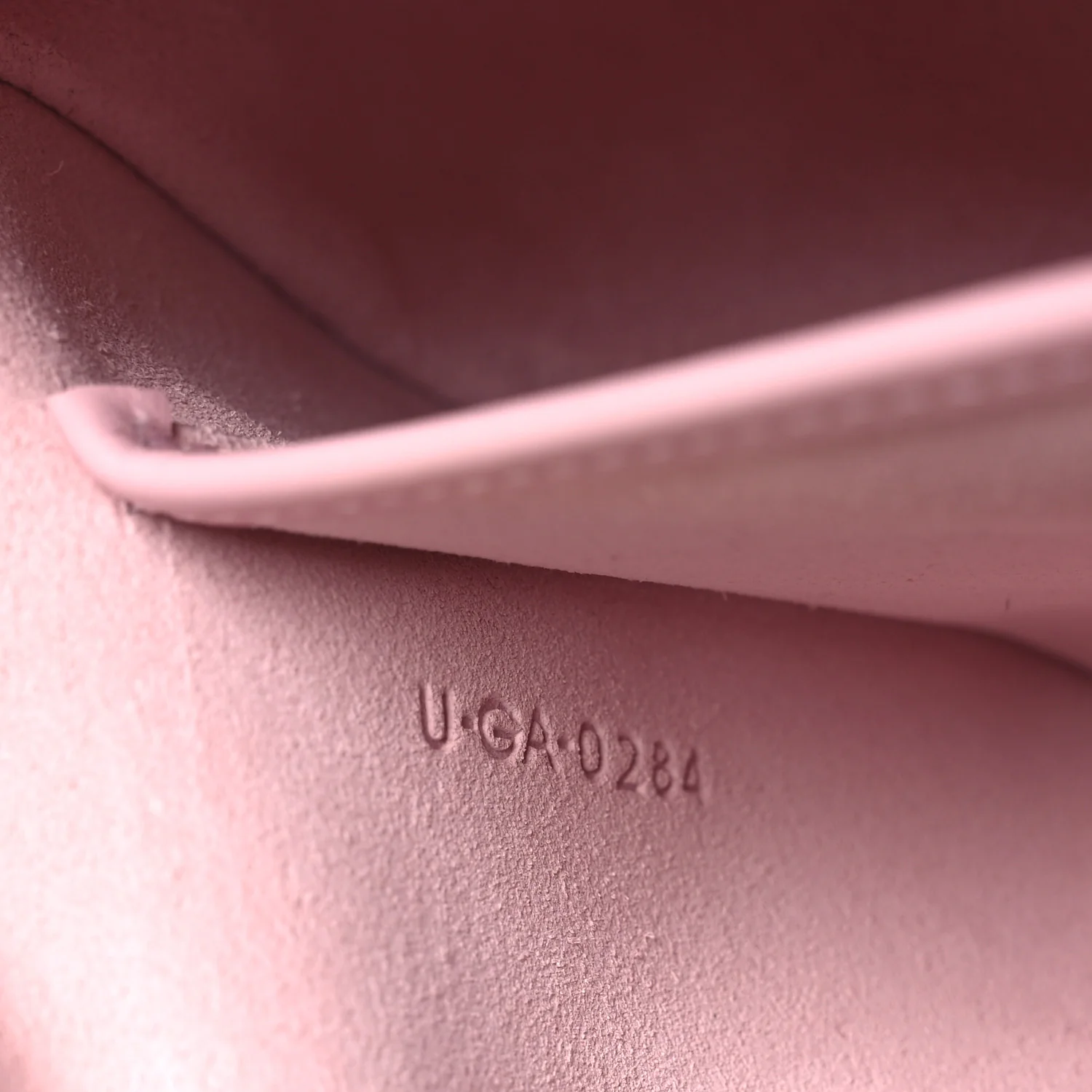 Smooth Calfskin Medium Strap Ava Triomphe Shoulder Pastel Pink