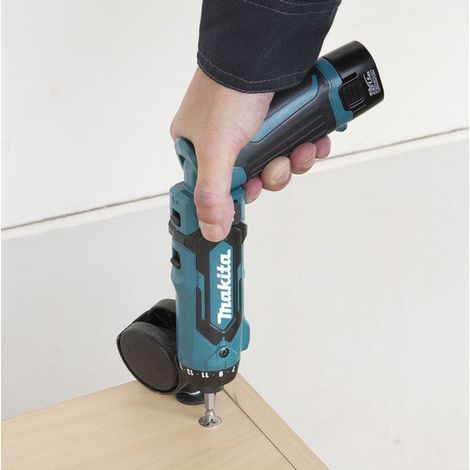 Makita – Visseuse articulée sans fil 7.2V 1.5Ah Li-Ion – 2 batteries + chargeur – Couple 3,6/5,6 Nm – Pour espaces confinés — vue 6