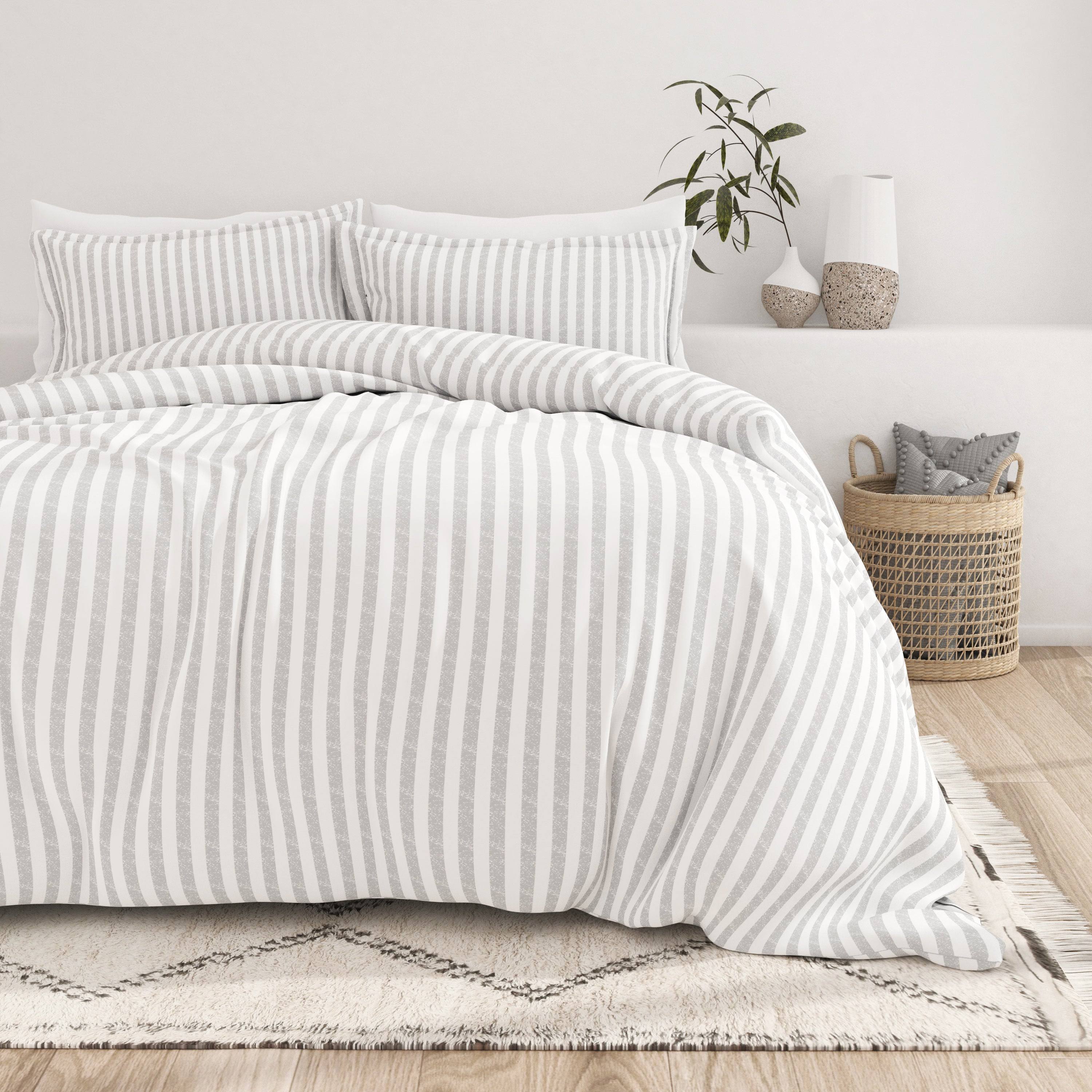 Home Collection Duvet Cover Set (3-Piece): Rugged Stripes-Light Gray/Twin