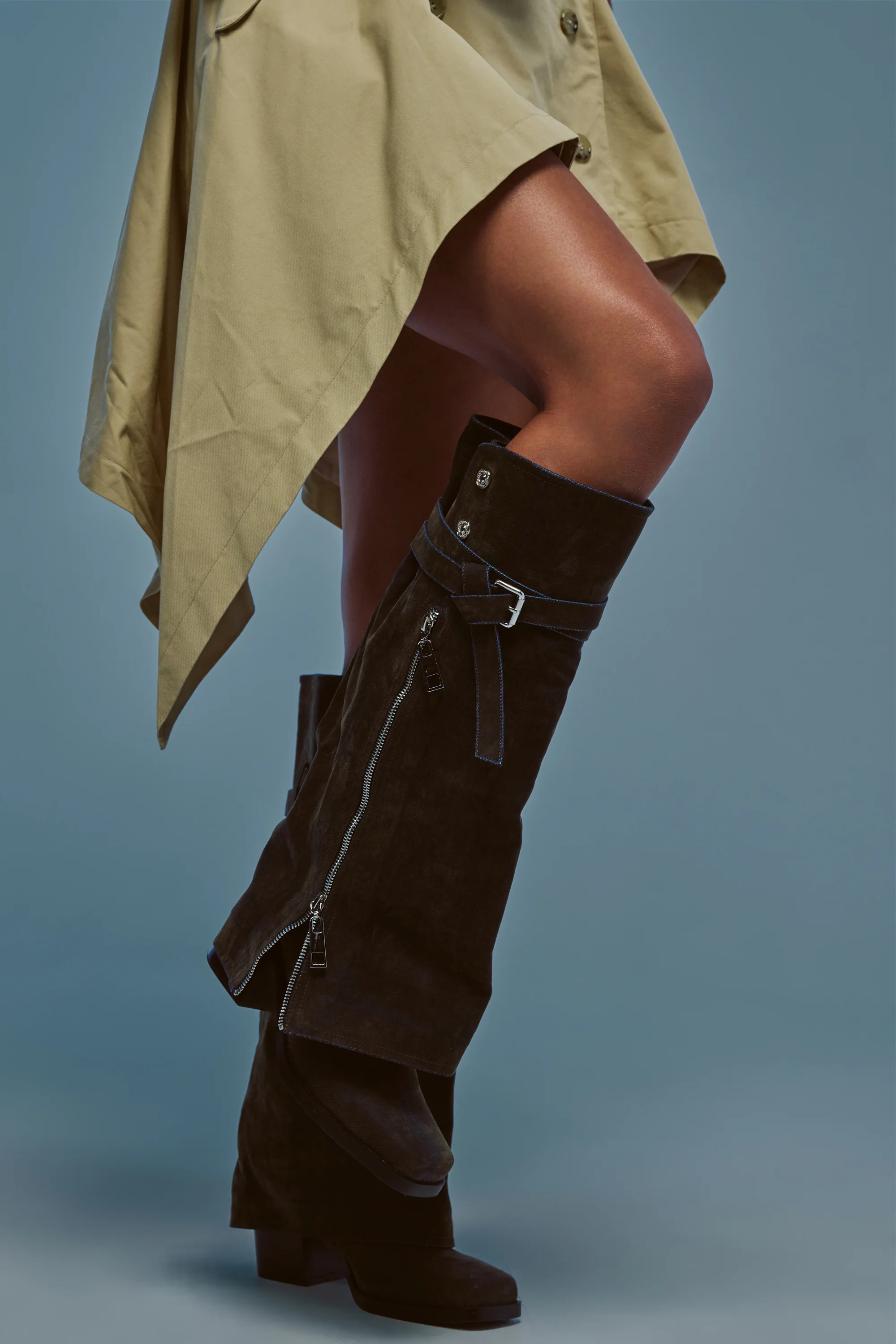 AZALEA WANG EIRA BROWN BLOCK BOOT WITH SQUARE TOE - Akira Store