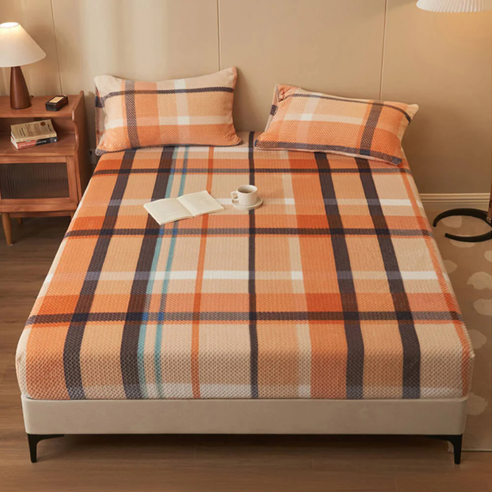 Classic Pineapple Grid Velvet Warm Fitted Sheet Mattress Cover