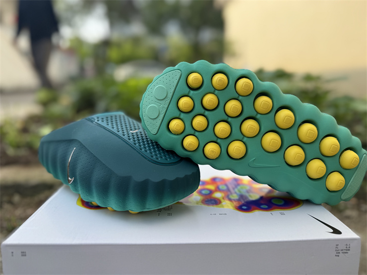 Nike Mind 001