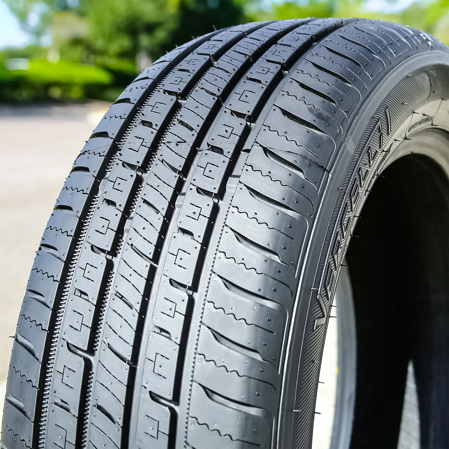 Set of 4 (FOUR) Vercelli Strada I 235/70R17 109T XL A/S All-Season Tires