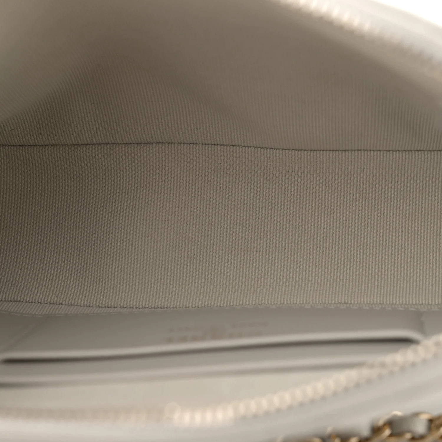 Caviar Quilted Classic Clutch With Chain Light Grey