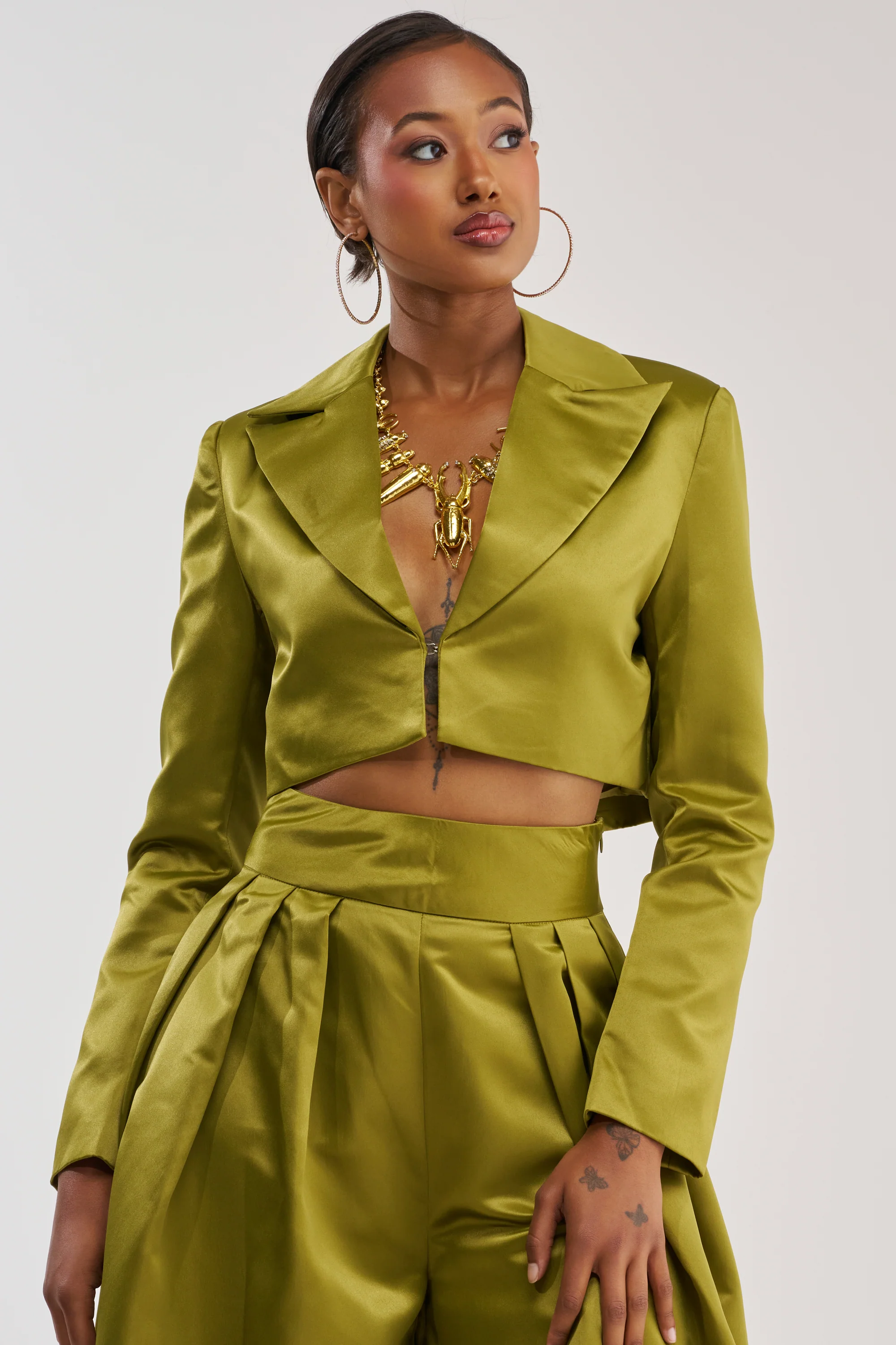LILA SATIN BLAZER IN CHARTREUSE - Akira Store