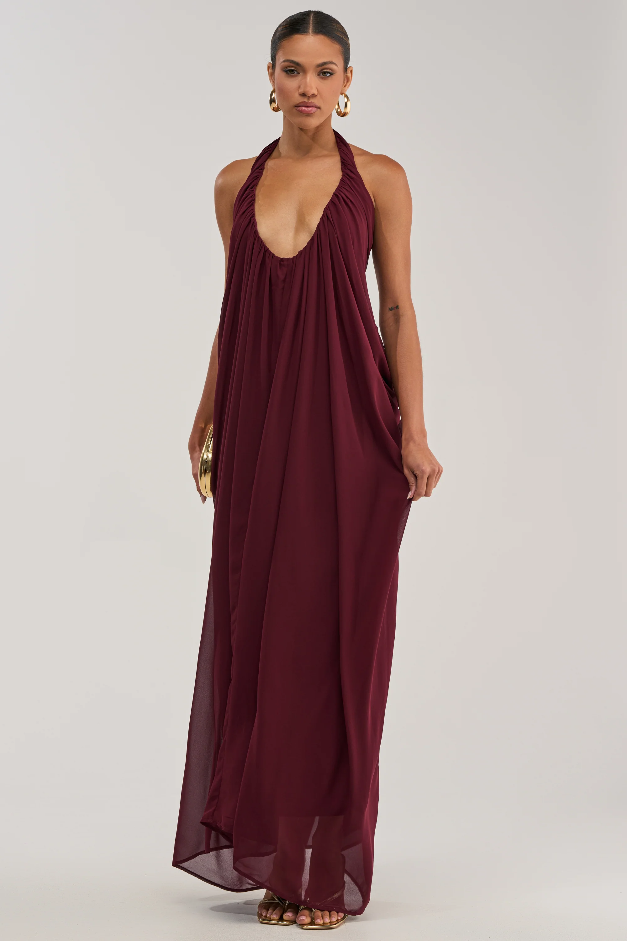 RAMONA PLEATED MAXI DRESS IN BURGUNDY - Akira Store