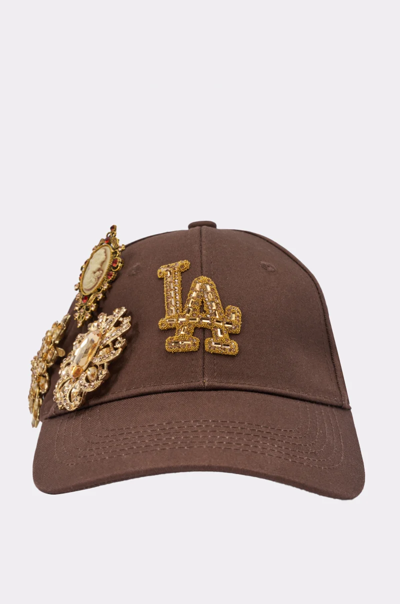 LA BADDIE HAT IN BROWN - Akira Store