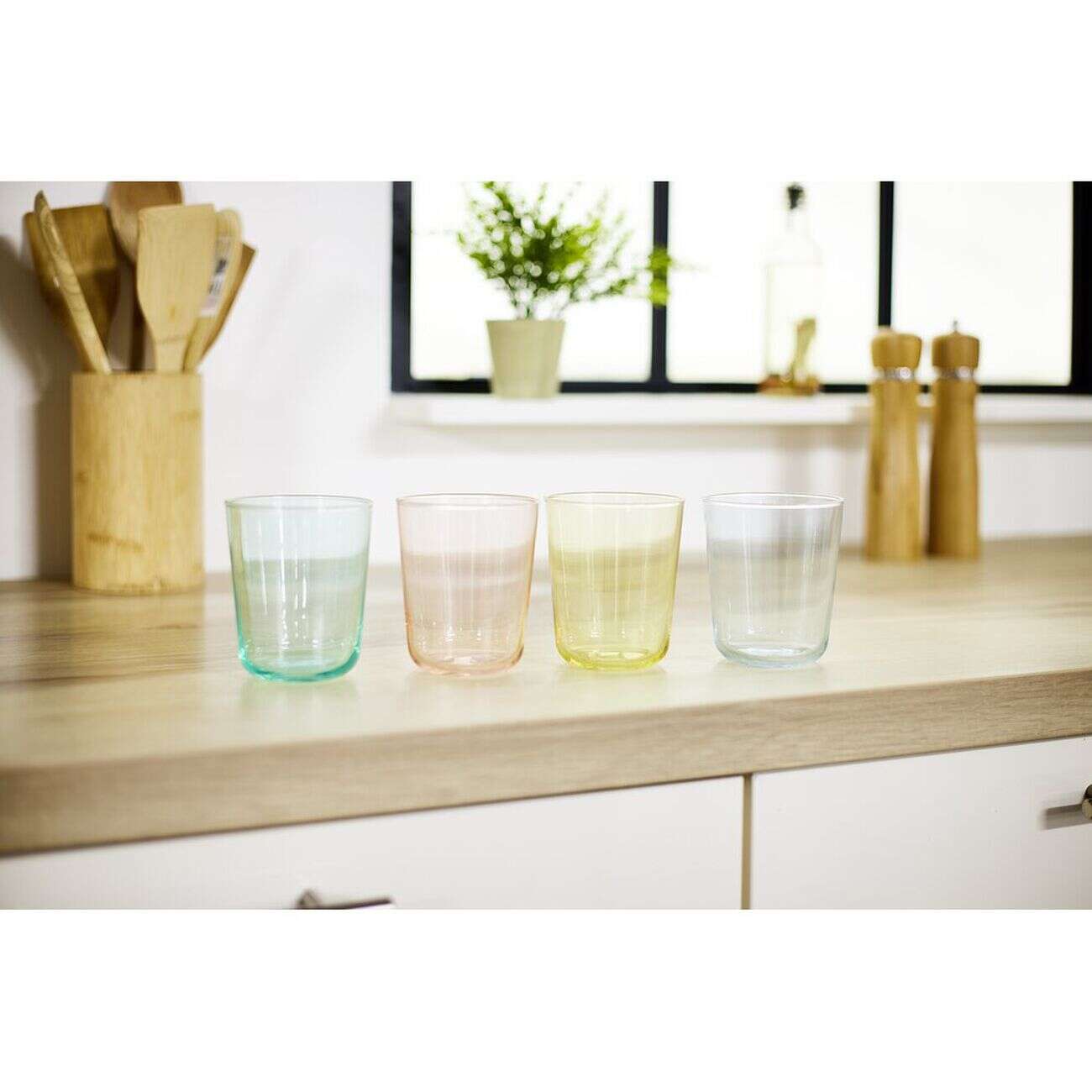 Verre à eau coloré 31,5ml Ø8xH9,5cm (4 modèles)