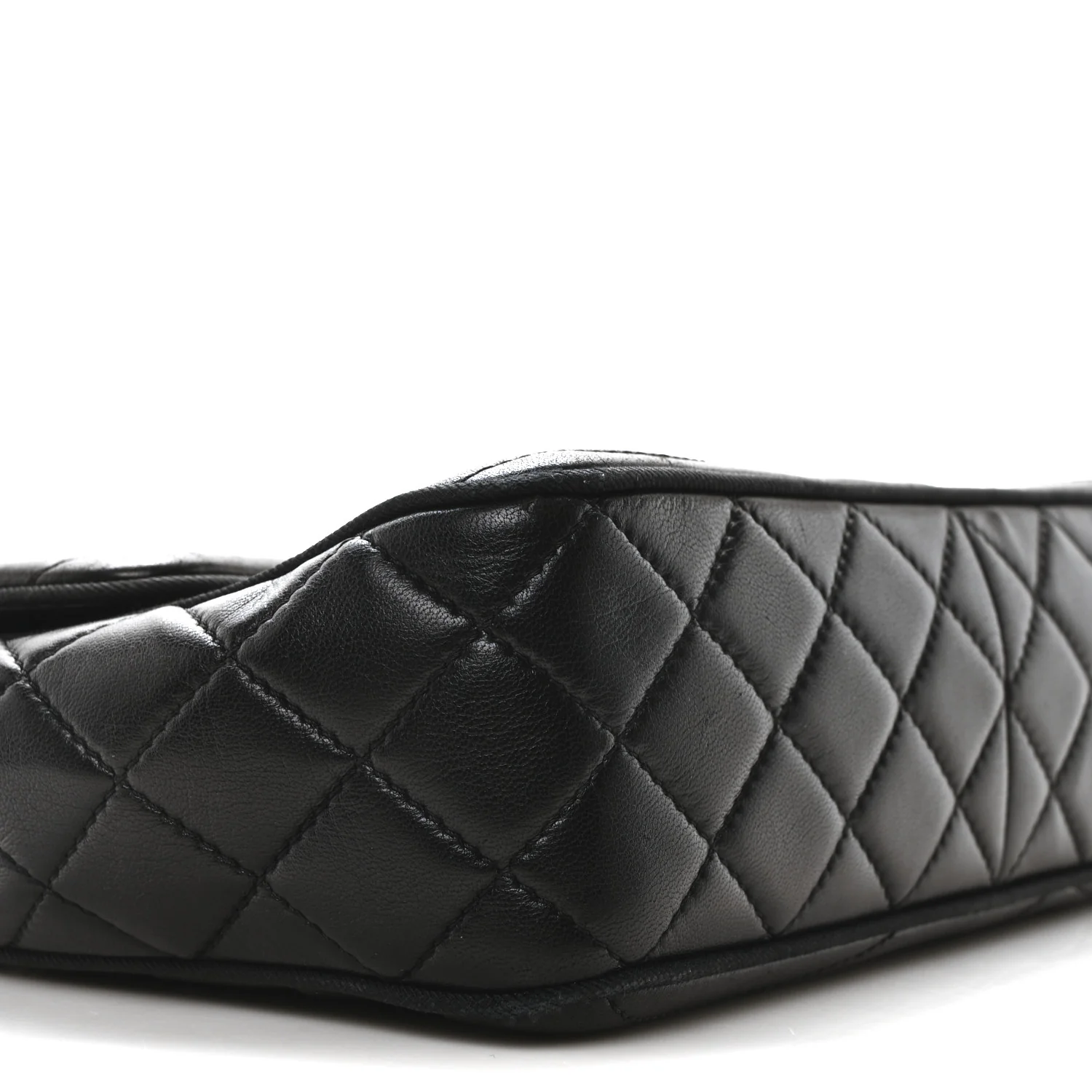 Lambskin Scallop Quilted Medium Pagoda Flap Black