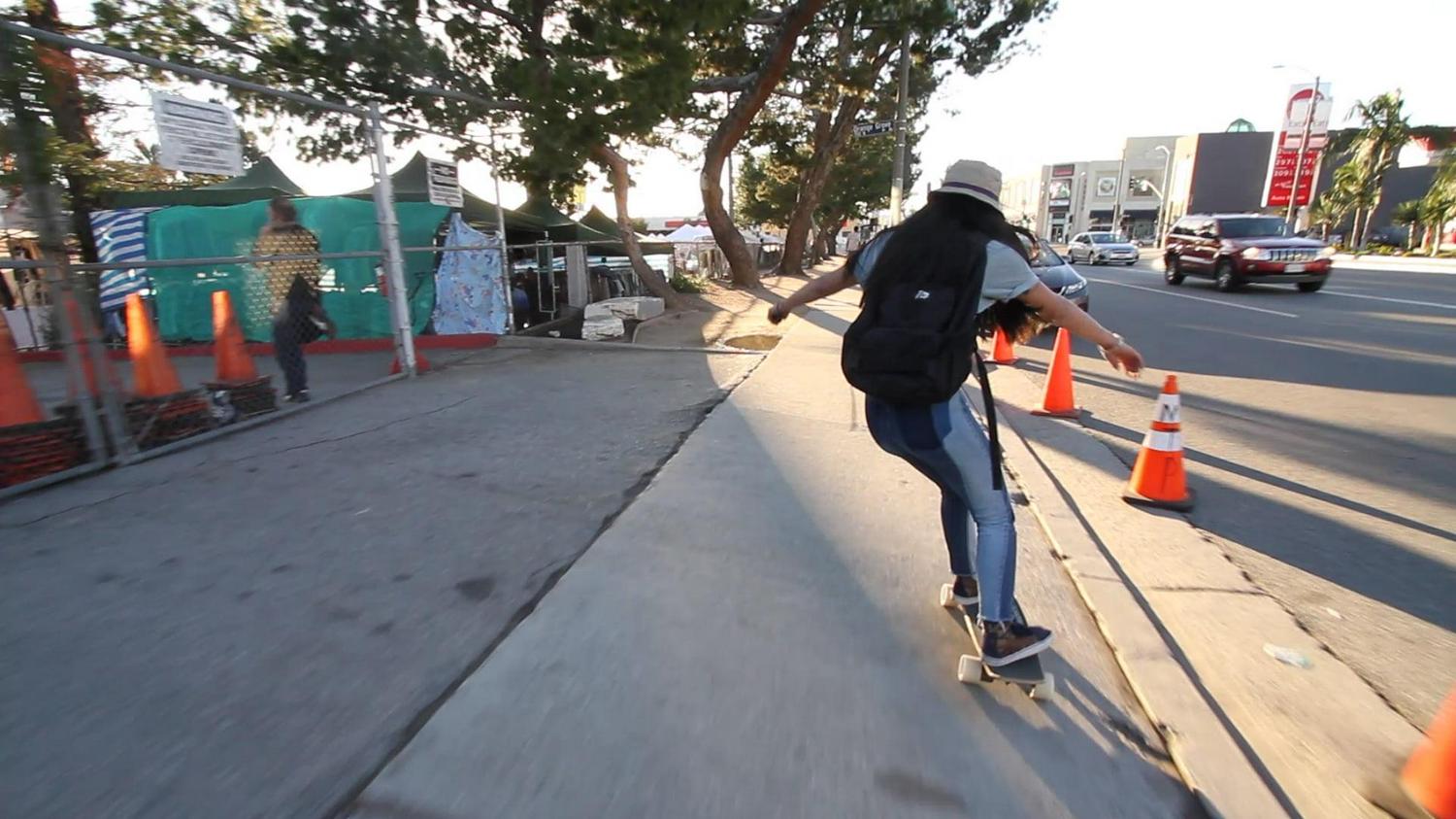 X Electric Skateboard Cruiser W/ Wireless Remote- up to 10 mph. for Ages Children 9 and up. Unisex - Image 3
