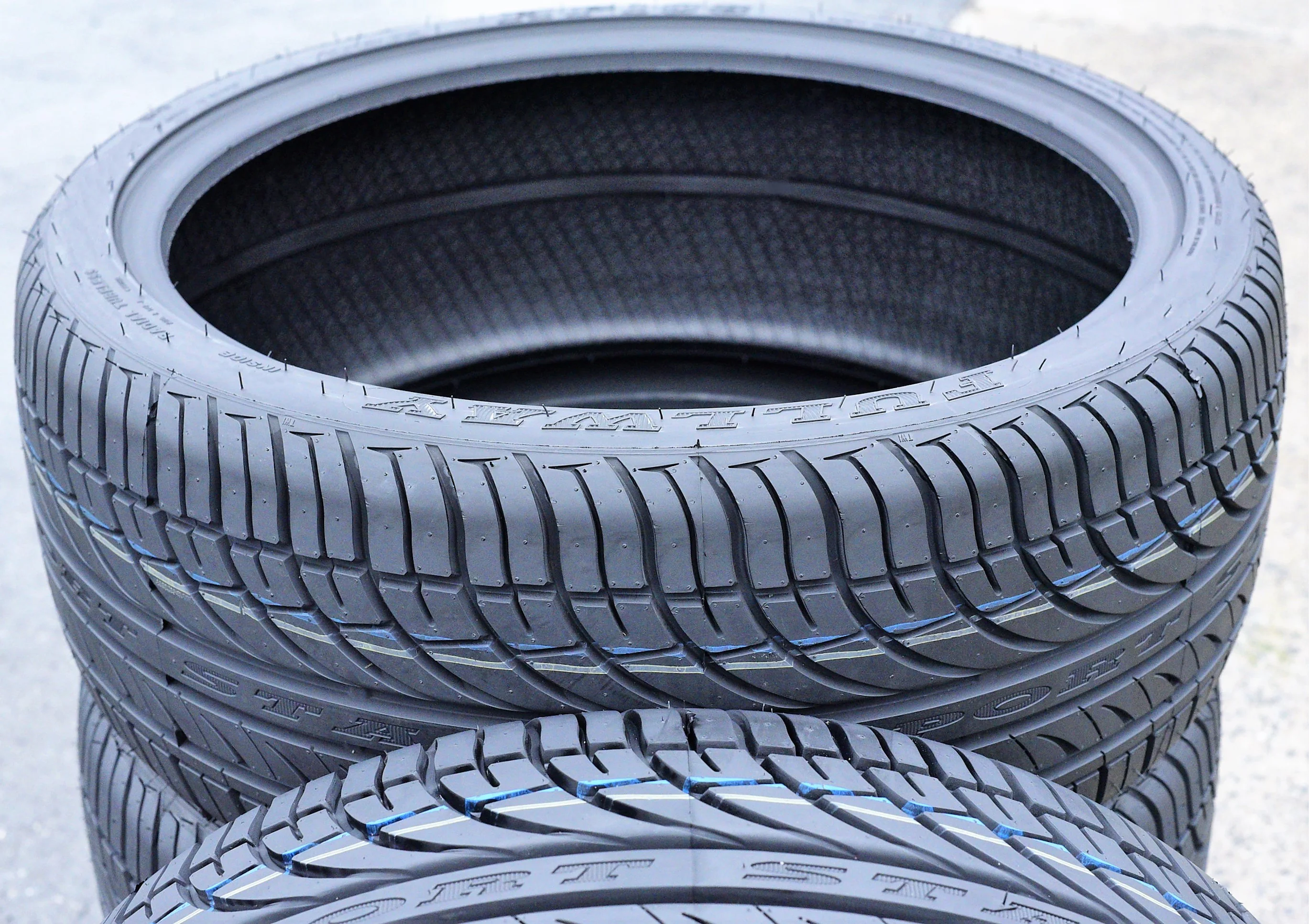 Set of 4 Fullway HP108 225/40ZR18 225/40R18 92W XL High Performance a/S All-Season Tires