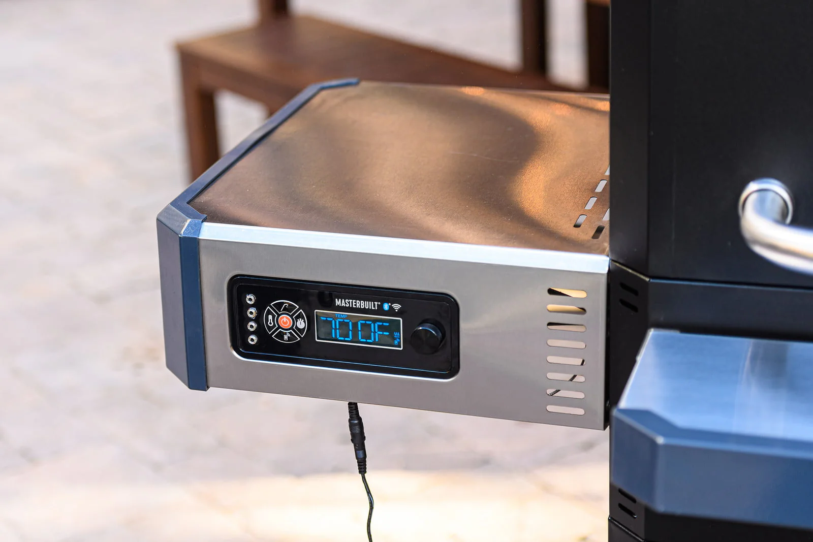 Series 1050 Digital Charcoal Grill + Smoker Image 4