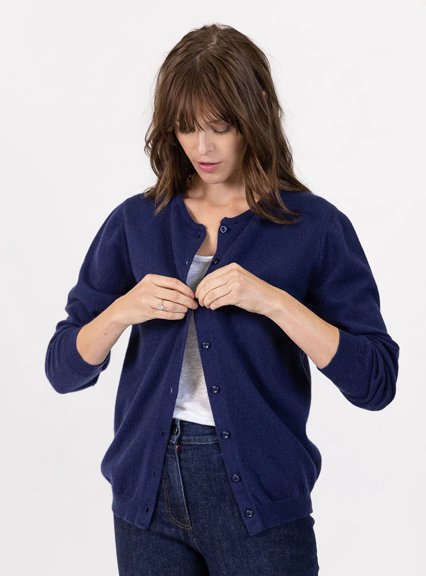 Cardigan femme en cachemire marine chic
