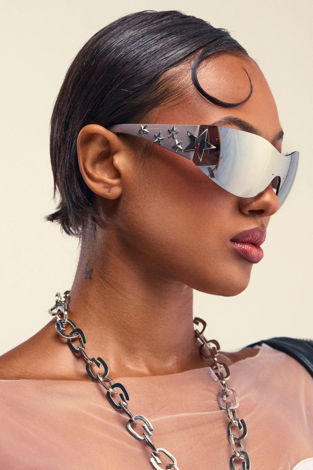 HOTTIE ALERT SUNGLASSES - Akira Store