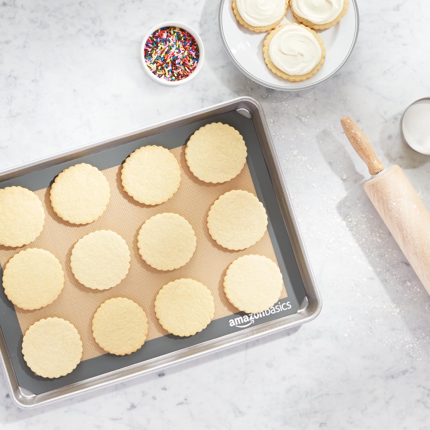 Amazon Basics Silicone Rectangular Baking Mat, Non-Stick, Reusable, Dishwasher Safe, Food Safe, Heat Resistant, 16.5