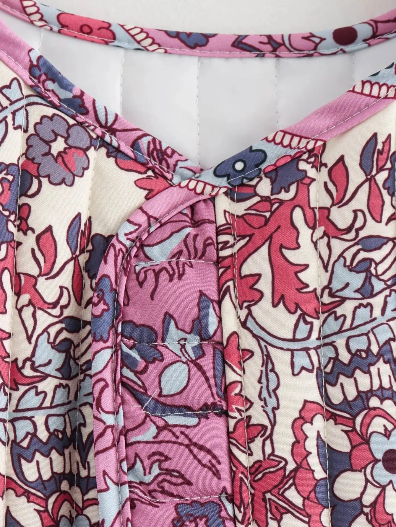 Sophie Paris I Gilet en coton matelassé avec motif brodé