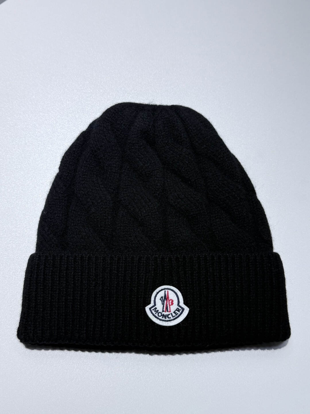 モンクレール新作 フォックスファーボール付きニット帽 Moncler