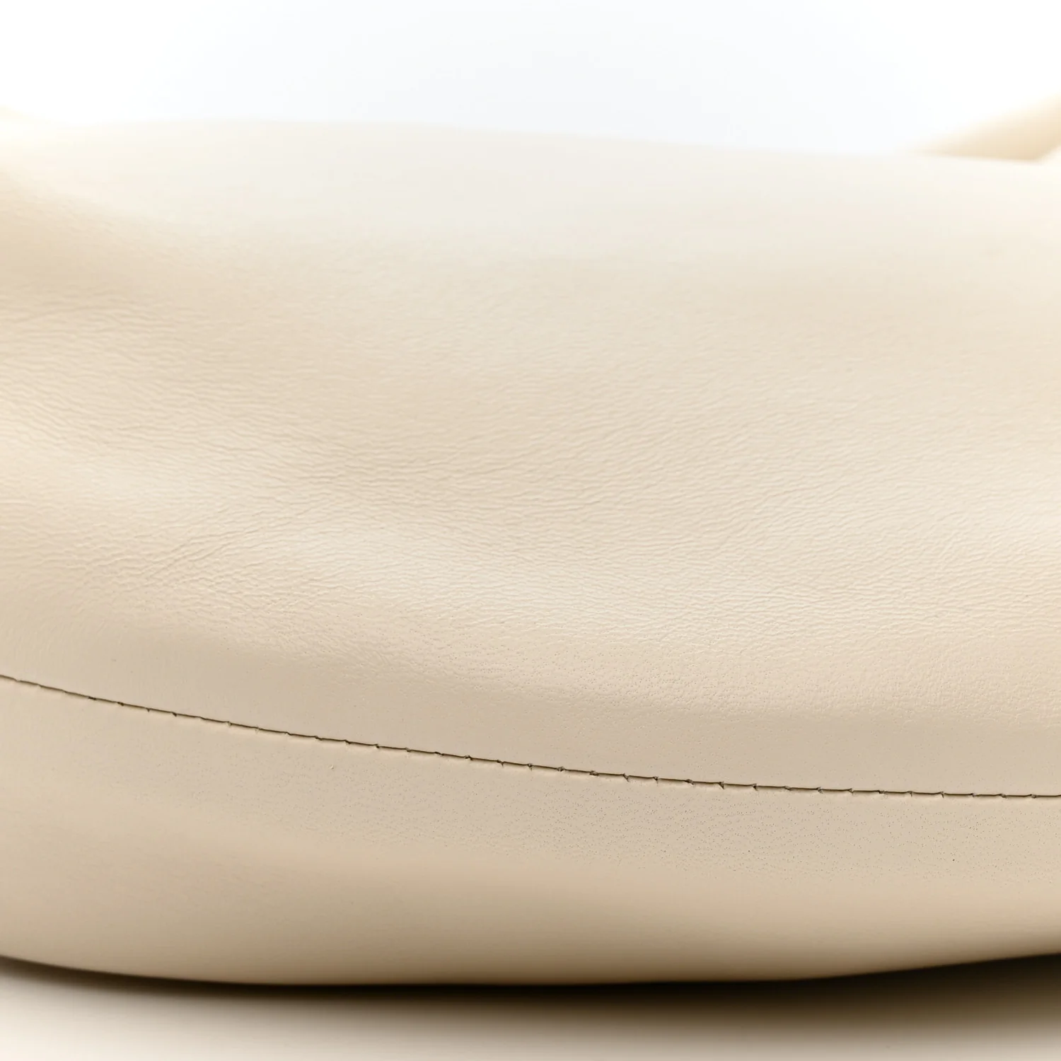 Calfskin Medium Olivia Hobo Off White