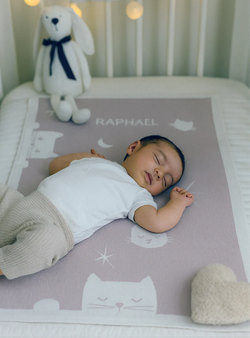 Plaid bébé motif chats en laine beige