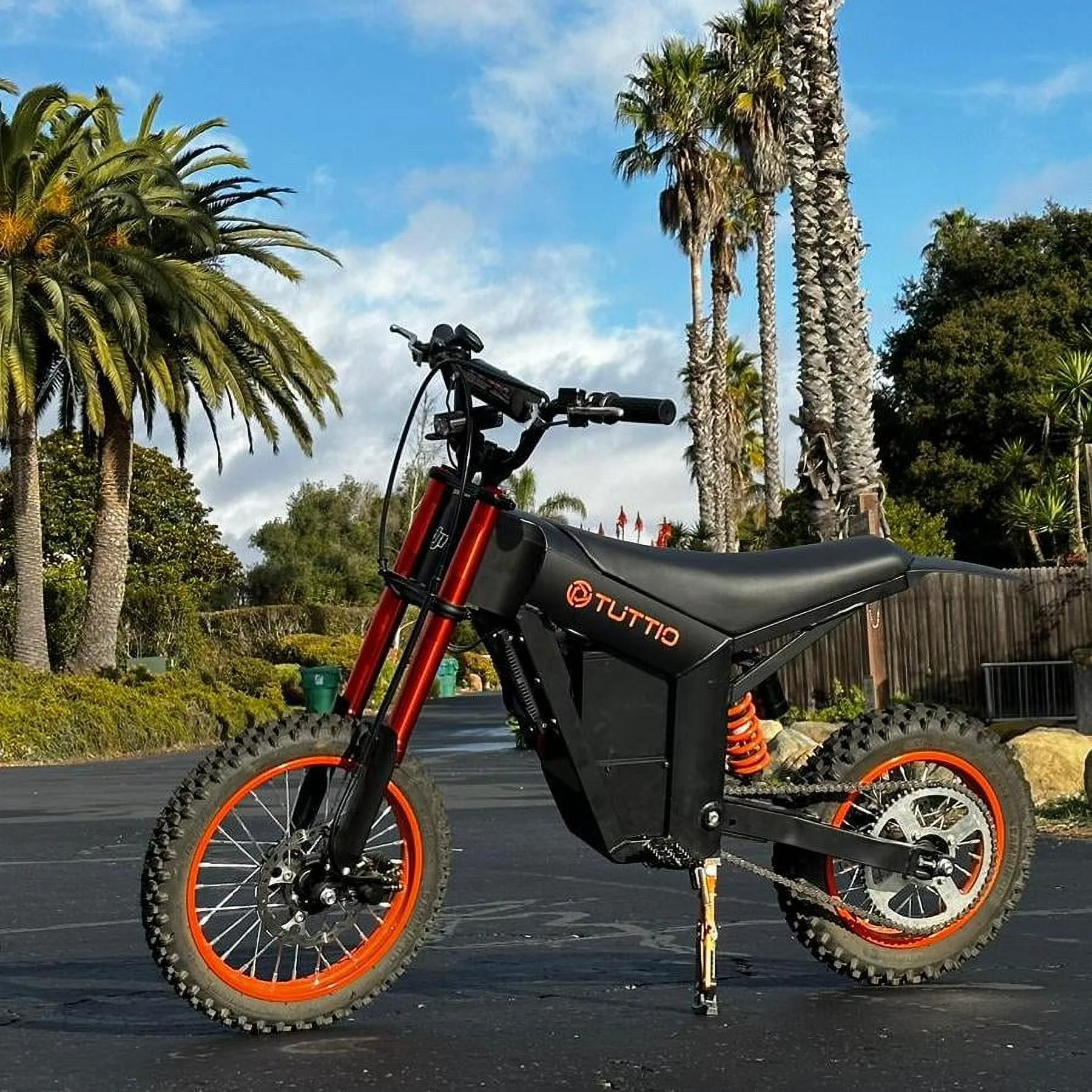 TUTTIO Soleil01 Electric Dirt Bike for Adults, 2000W Motor, 48V 21ah Battery, 200n.m High Torque, Max 37mph, All-Terrain Motorized Dirt Bikes