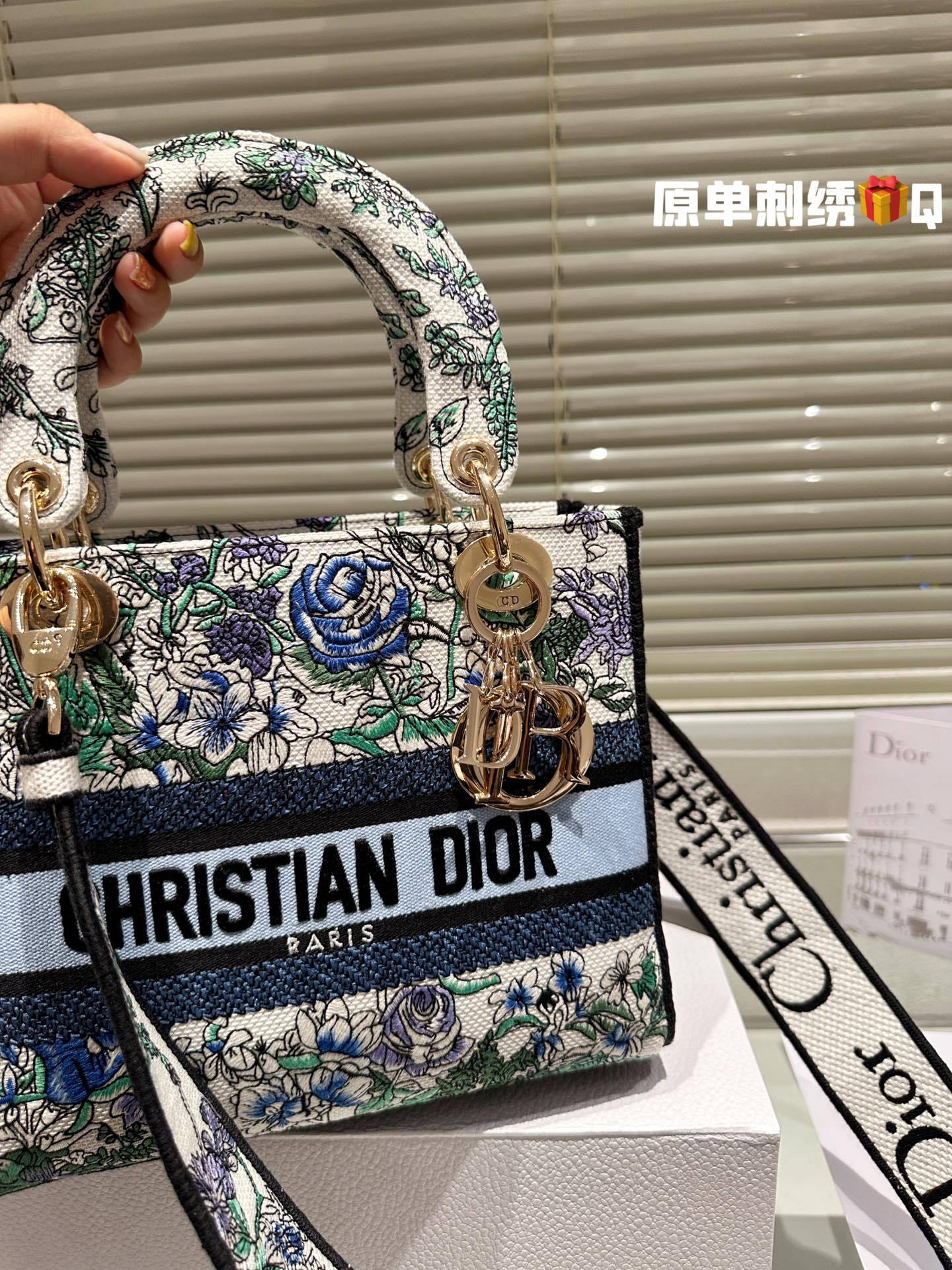 CD travel star women bag