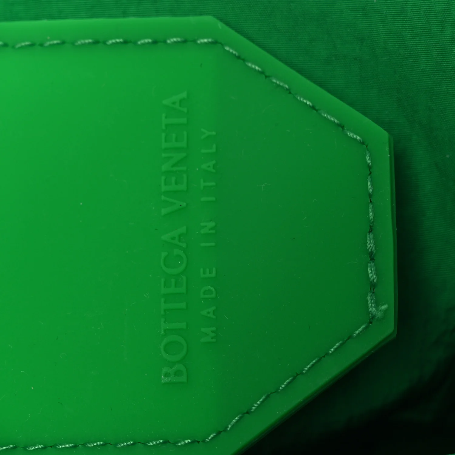 Paper Calfskin Maxi Intrecciato Small Cassette Crossbody Bag Grass