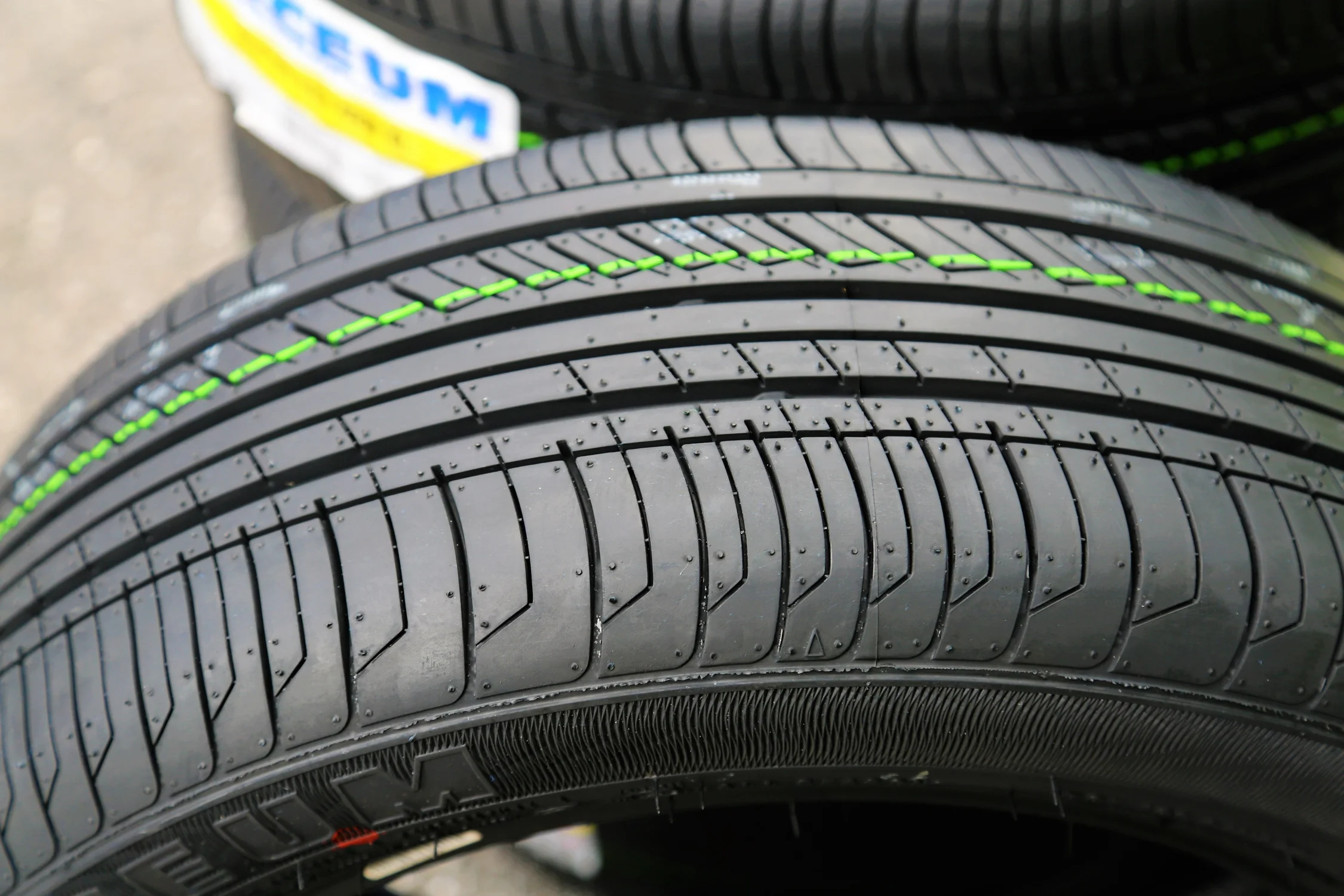 Set of 4 Ecosa 175/70R13 82H a/s All Season Tires - Image 4