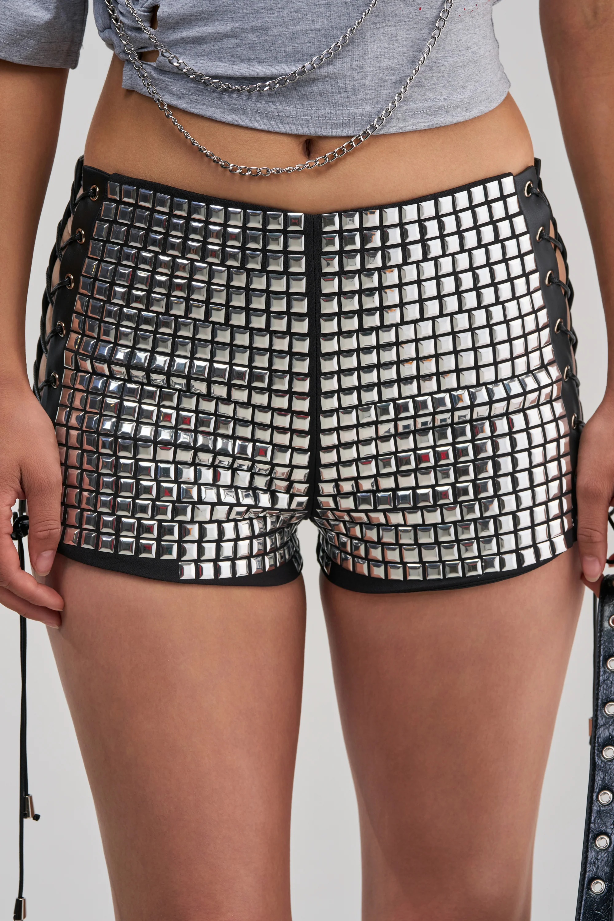 PARTY TIME HOT SHORT - Akira Store