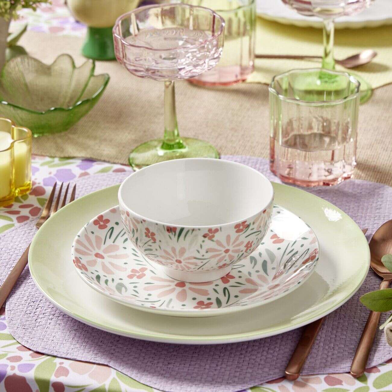 Service de vaisselle 12 pièces Melody porcelaine motif fleuri
