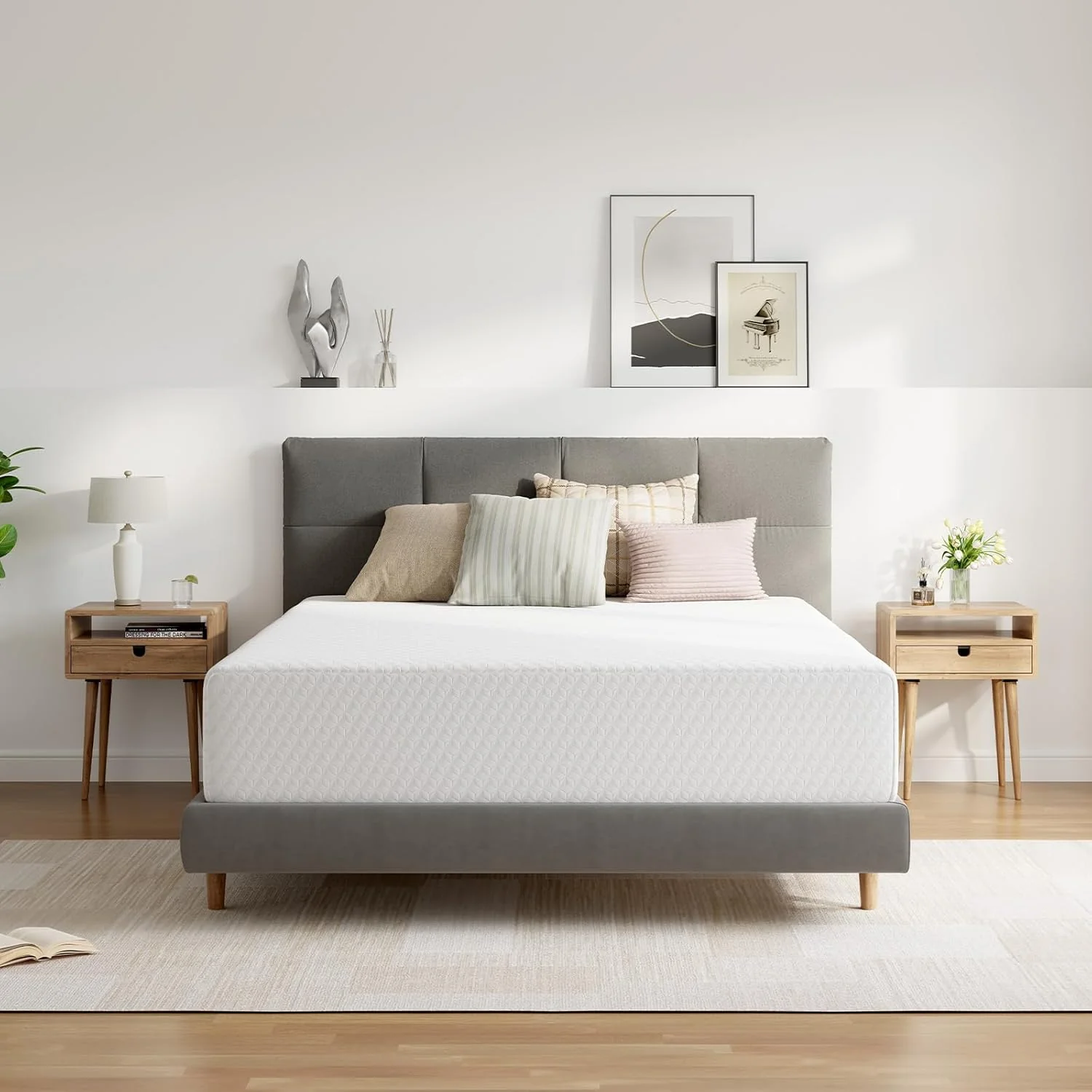 Matelas Novilla pour une personne, 25 cm d'épaisseur, en mousse à mémoire de forme, pour un soutien équilibré et un soulagement des points de pression. Confort rafraîchissant pour des nuits paisibles. Matelas certifié CertiPUR-US, livré en boîte. Fer