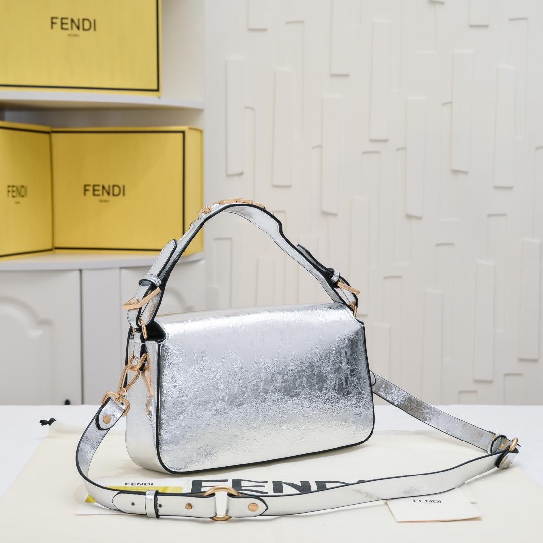 Fen new arrival BAGUETTE bag size: 27*15*6